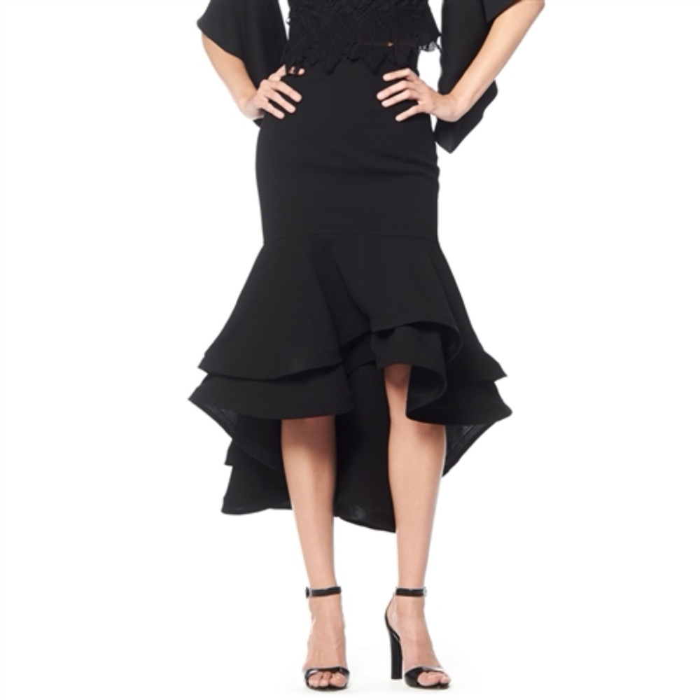 Double overlapped bottom ruffle skirt